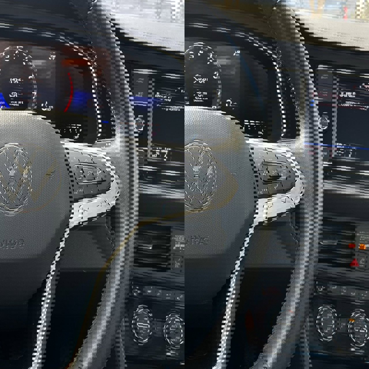 Used 2024 Volkswagen Jetta SE image 14