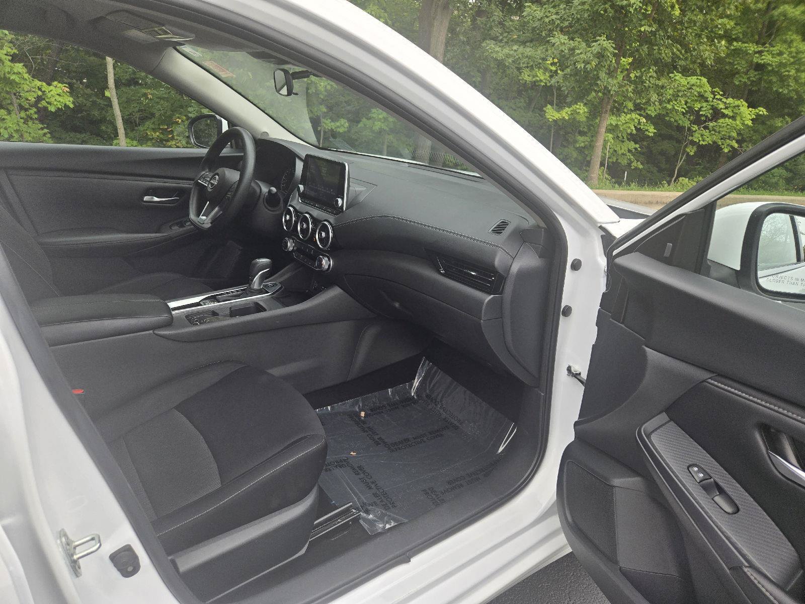 Used 2025 Nissan Sentra SV FWD image 21