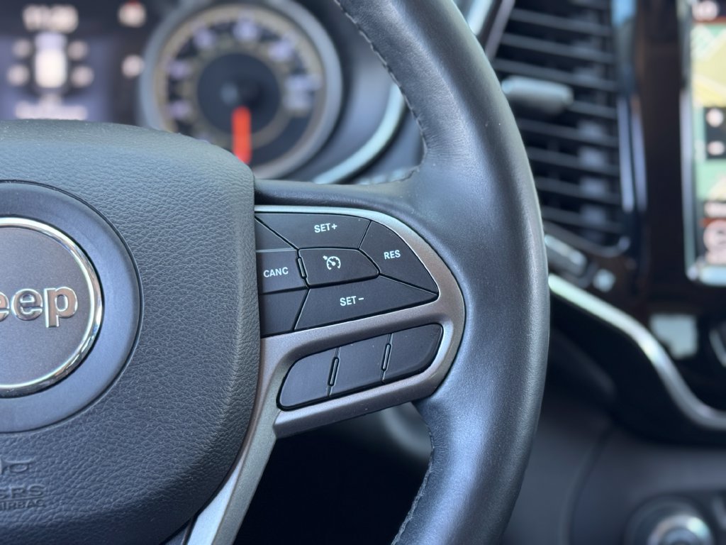 Used 2019 Jeep Cherokee Limited AWD/4WD image 10