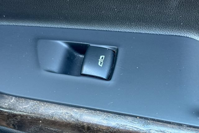 Used 2021 GMC Acadia Denali w/ Denali Technology Package FWD image 23