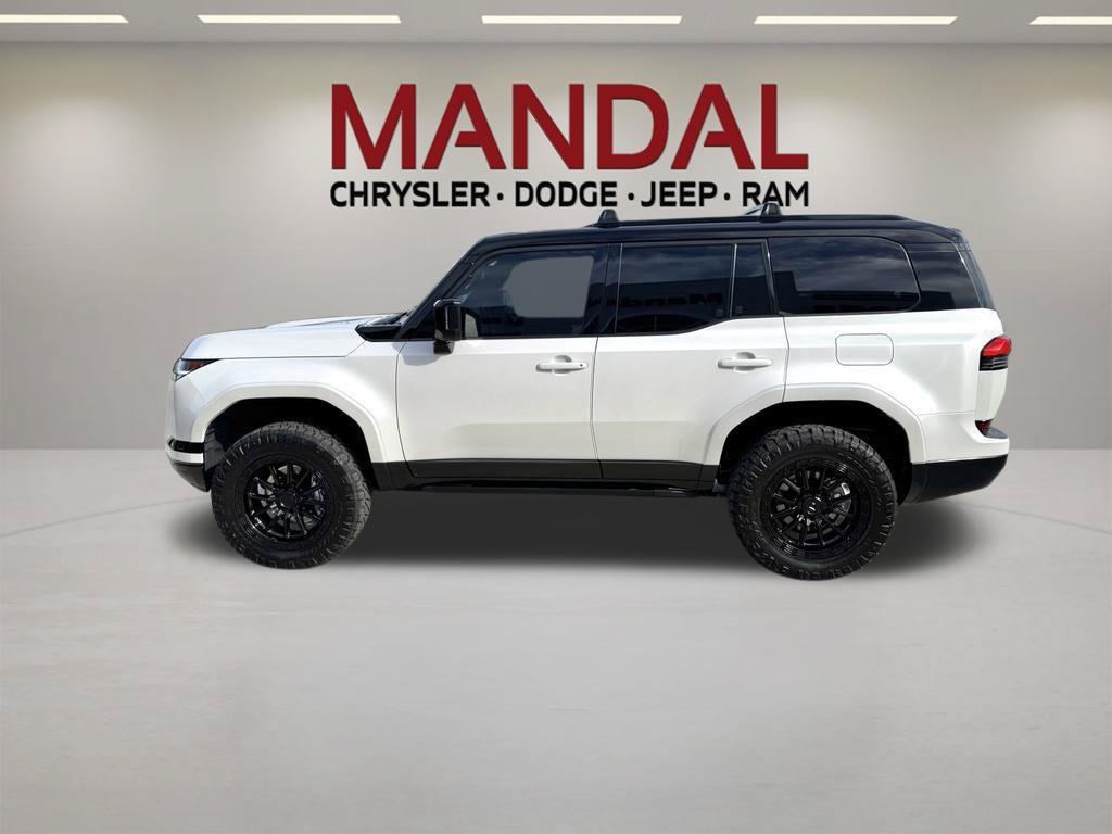 Used 2025 Lexus GX 550 w/ Accessory Package (2T) AWD/4WD image 8