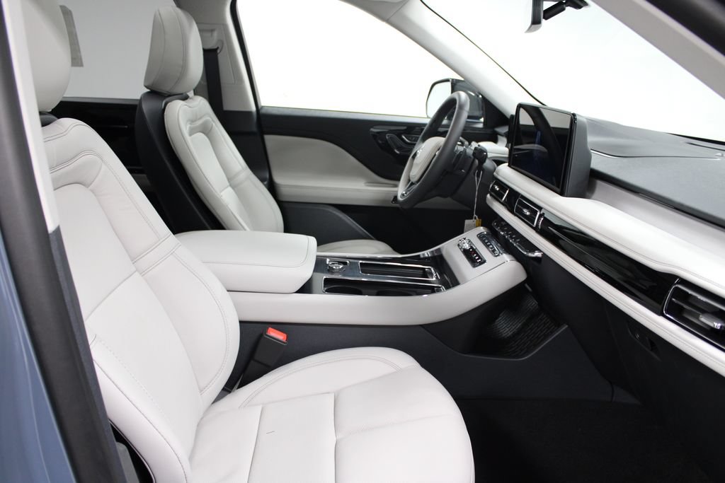 New 2026 Lincoln Aviator Reserve w/ Illumination Package RWD image 21