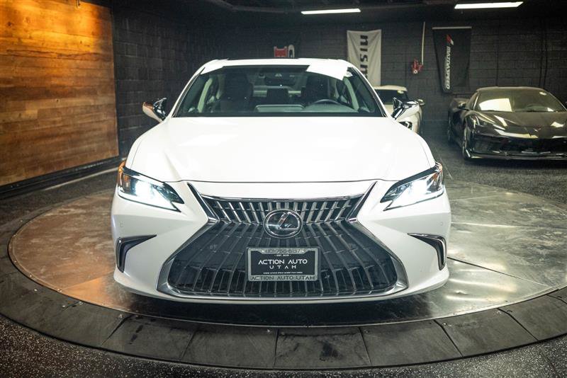 Used 2022 Lexus ES 250 w/ Premium Package AWD/4WD image 4