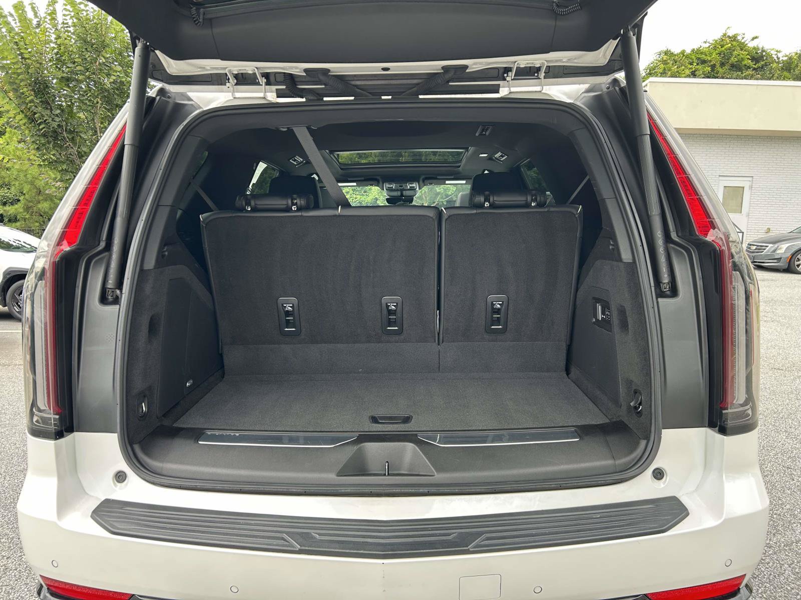 Certified 2023 Cadillac Escalade Sport AWD/4WD image 9