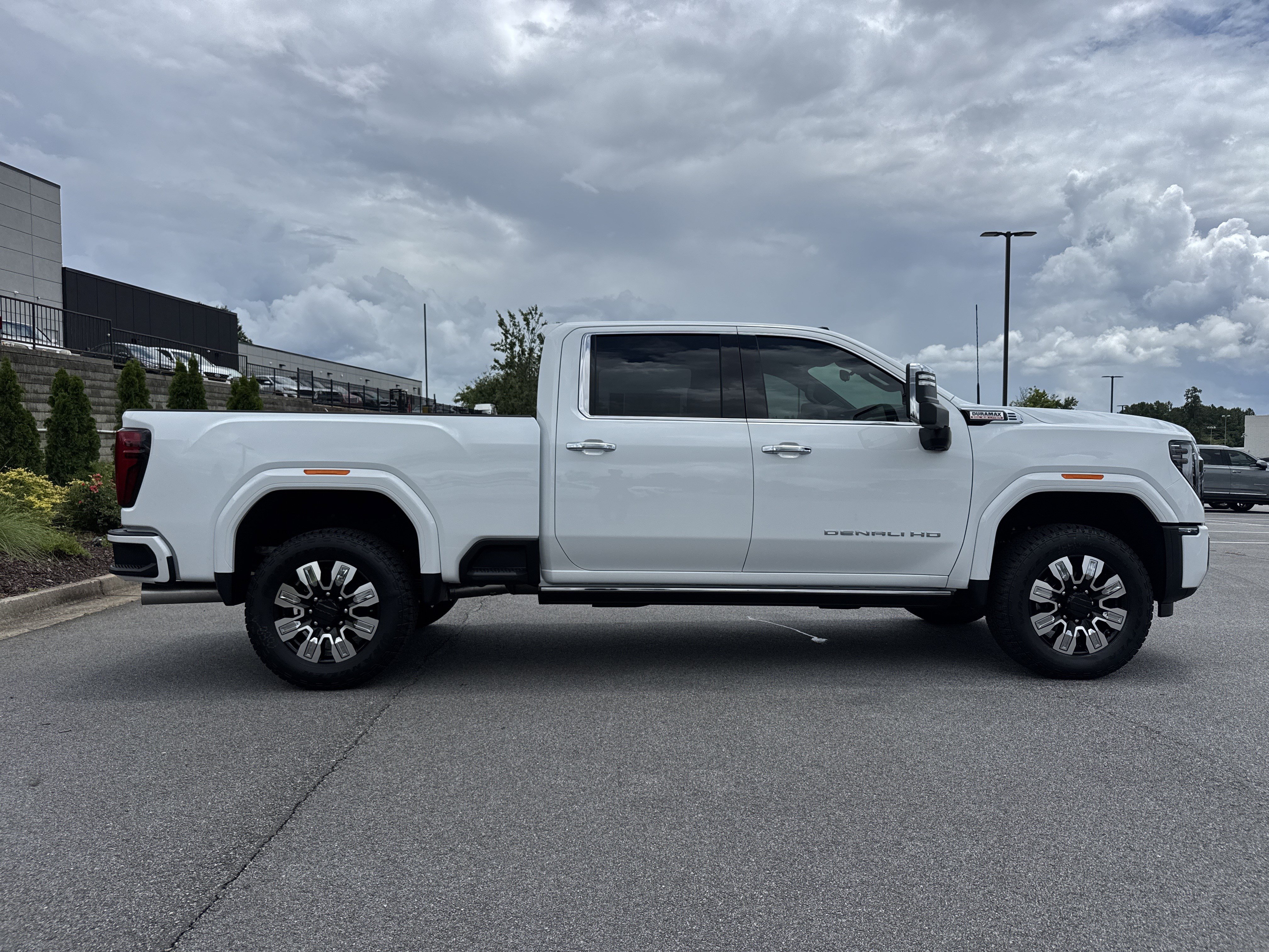 New 2026 GMC Sierra 2500 Denali w/ Denali Reserve Package AWD/4WD image 11