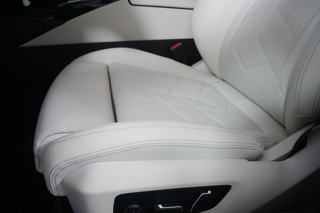 New 2027 BMW 530i w/ Premium Package RWD image 9