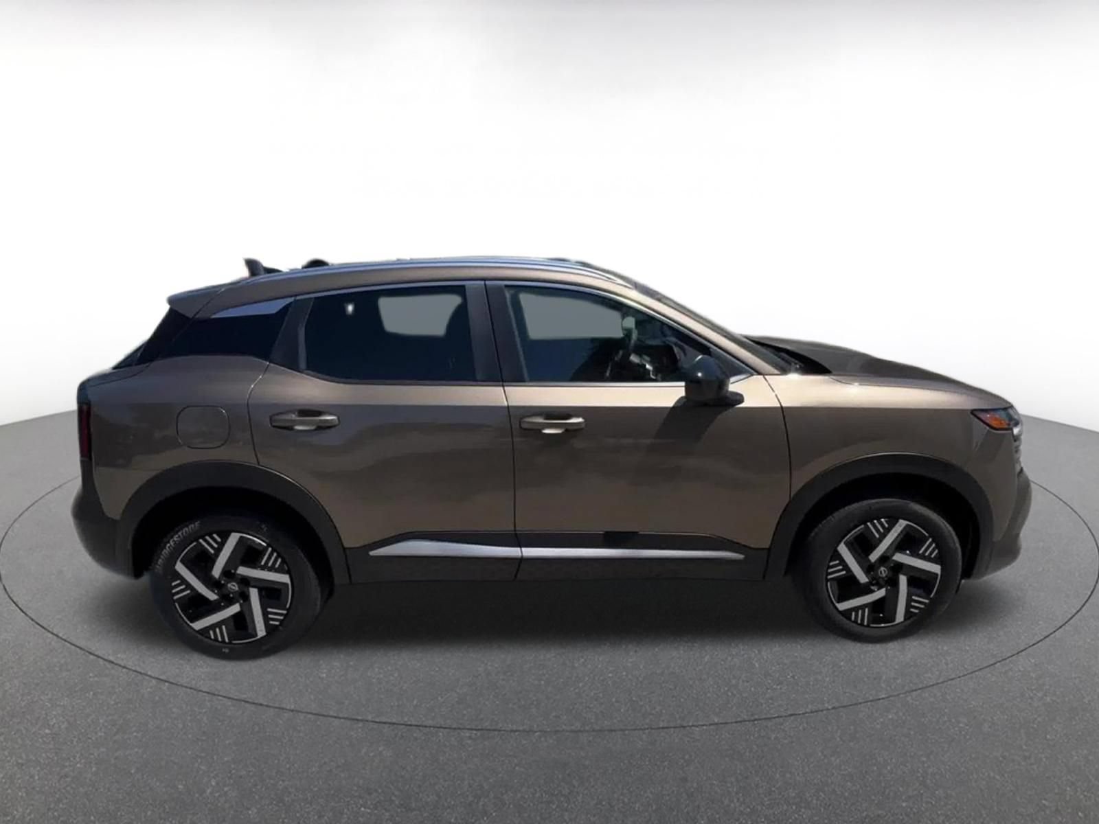 Used 2026 Nissan Kicks SV w/ Cold Weather Package FWD image 16