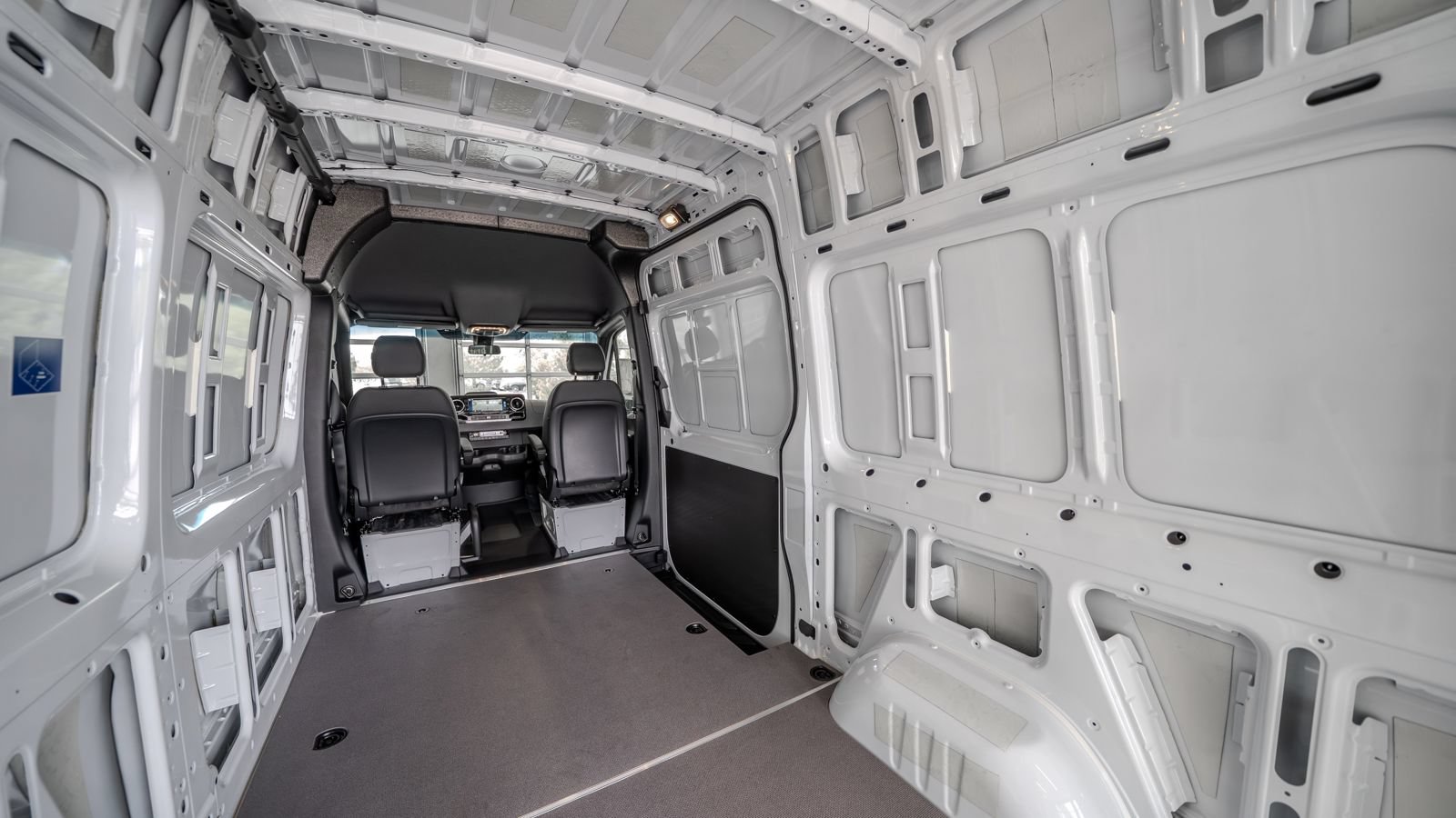 Used 2025 Mercedes-Benz Sprinter 2500 image 29