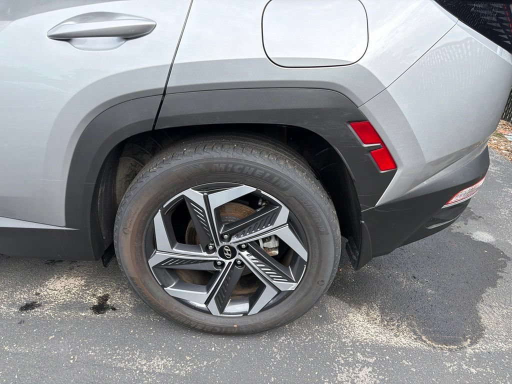 Certified 2023 Hyundai Tucson SEL w/ Cargo Package AWD/4WD image 15