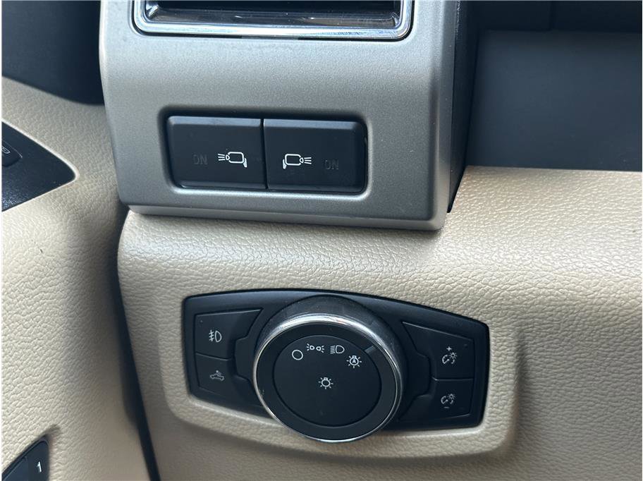 Used 2018 Ford F150 Lariat w/ Equipment Group 502A Luxury AWD/4WD image 29