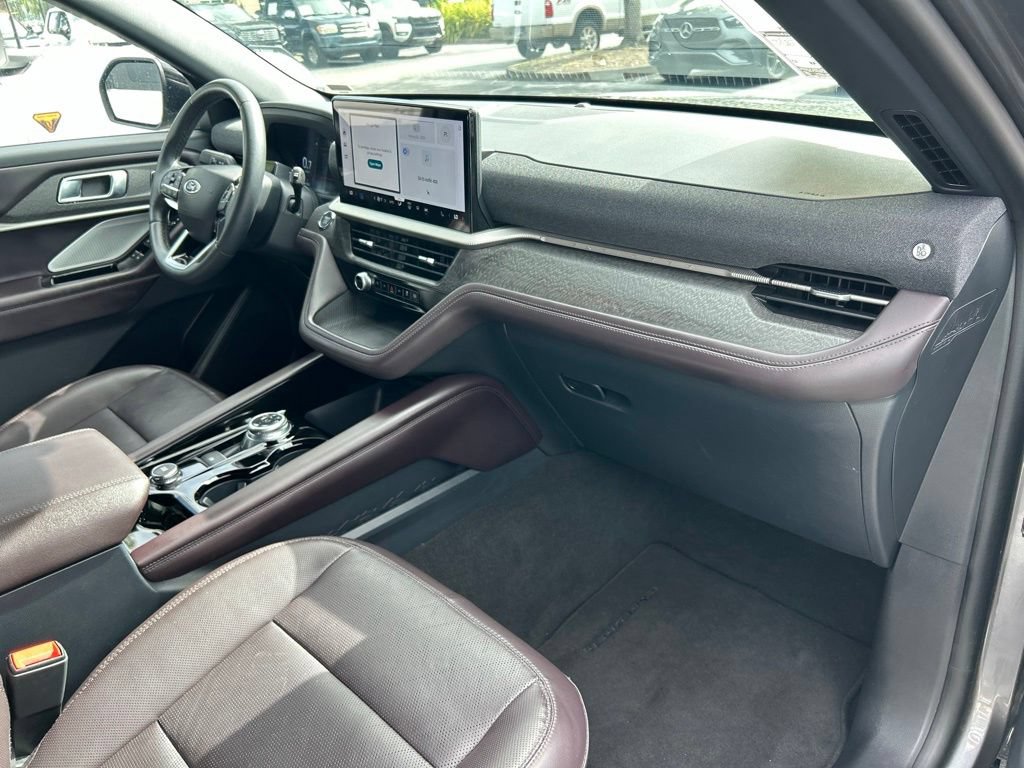 Used 2026 Ford Explorer Platinum RWD image 41