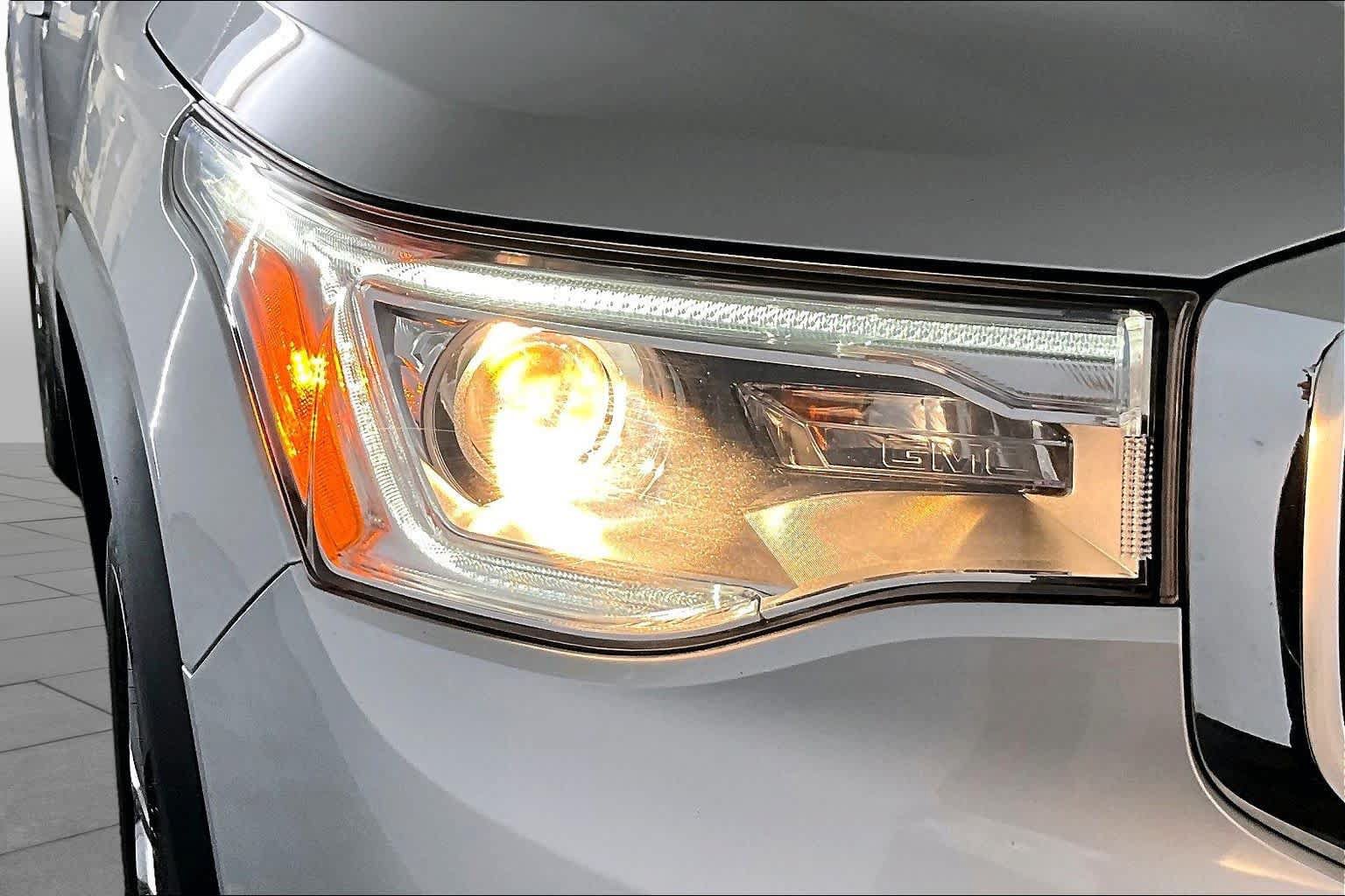 Used 2017 GMC Acadia SLT AWD/4WD image 27