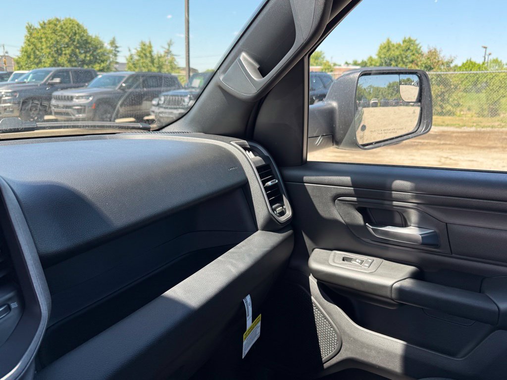 New 2026 RAM 1500 Express AWD/4WD image 22
