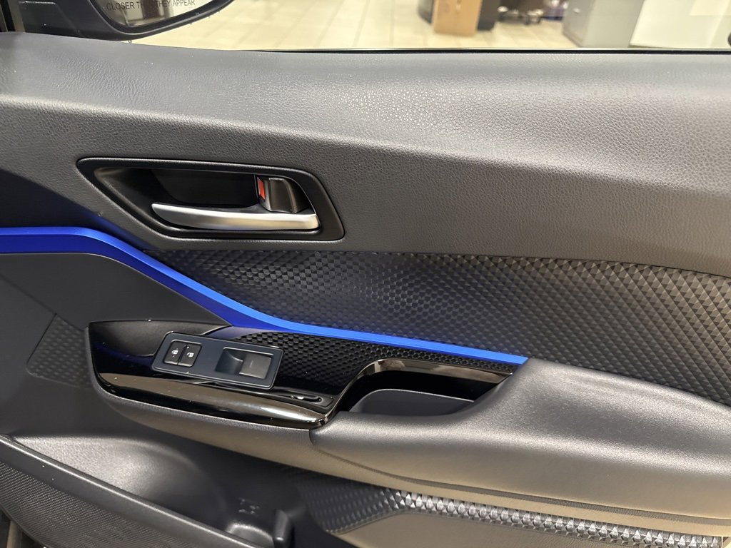 Used 2022 Toyota C-HR XLE image 19