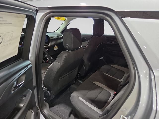 New 2026 Chevrolet TrailBlazer LT w/ LT Cold Weather Package AWD/4WD image 9