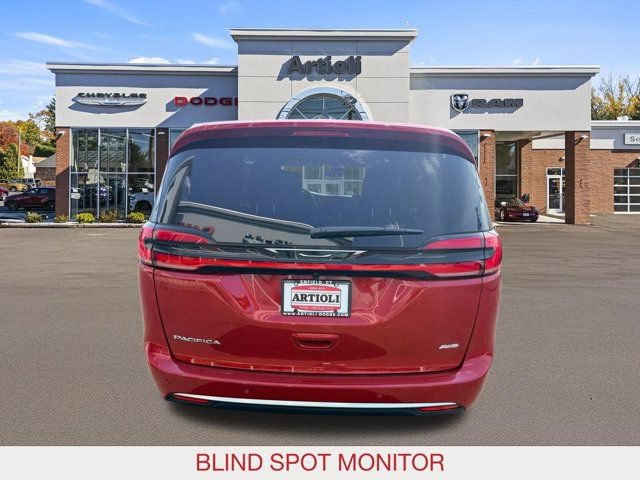 New 2027 Chrysler Pacifica Select w/ Family Tech Group FWD image 10