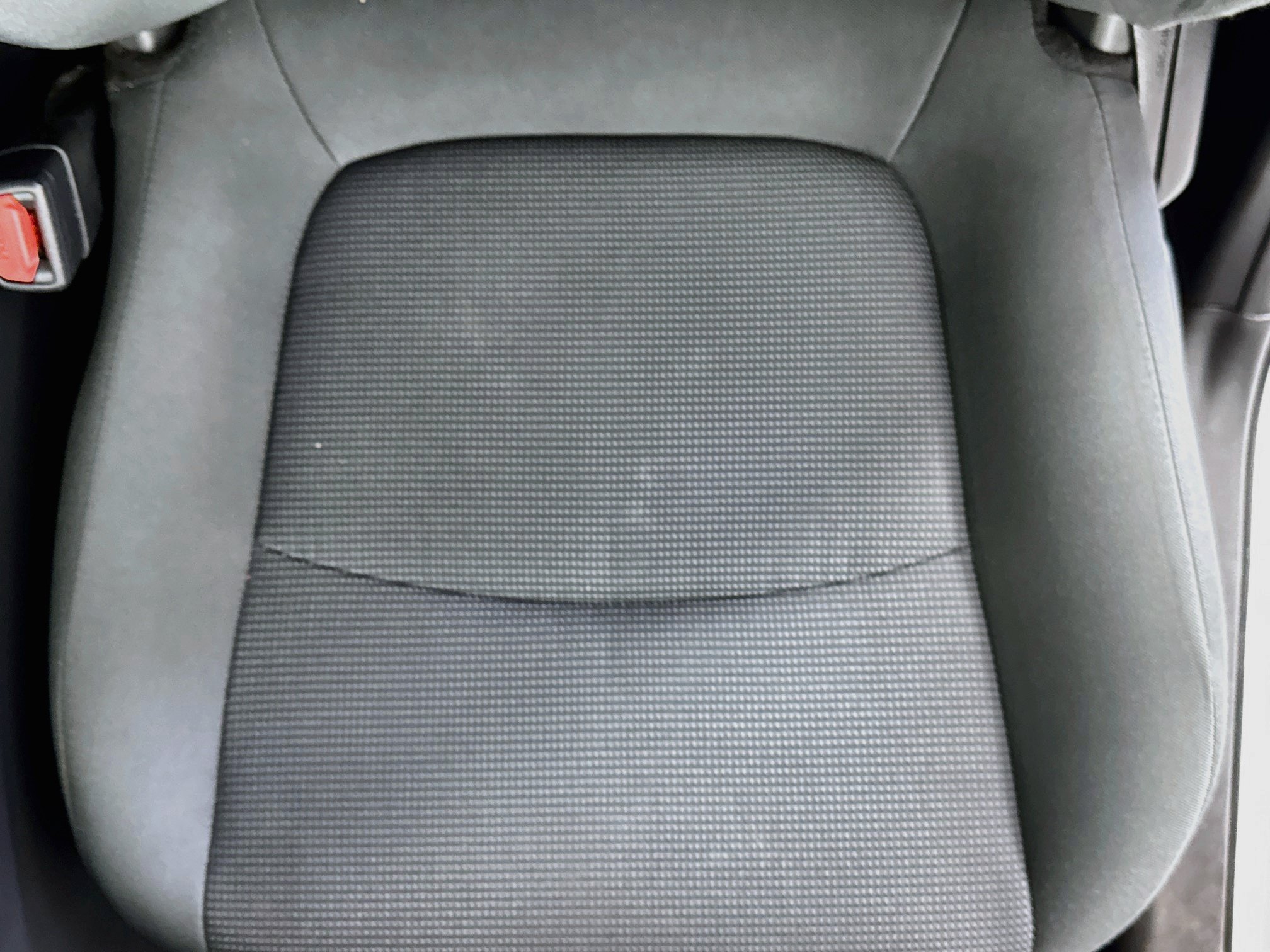 Used 2020 Toyota RAV4 LE AWD/4WD image 18