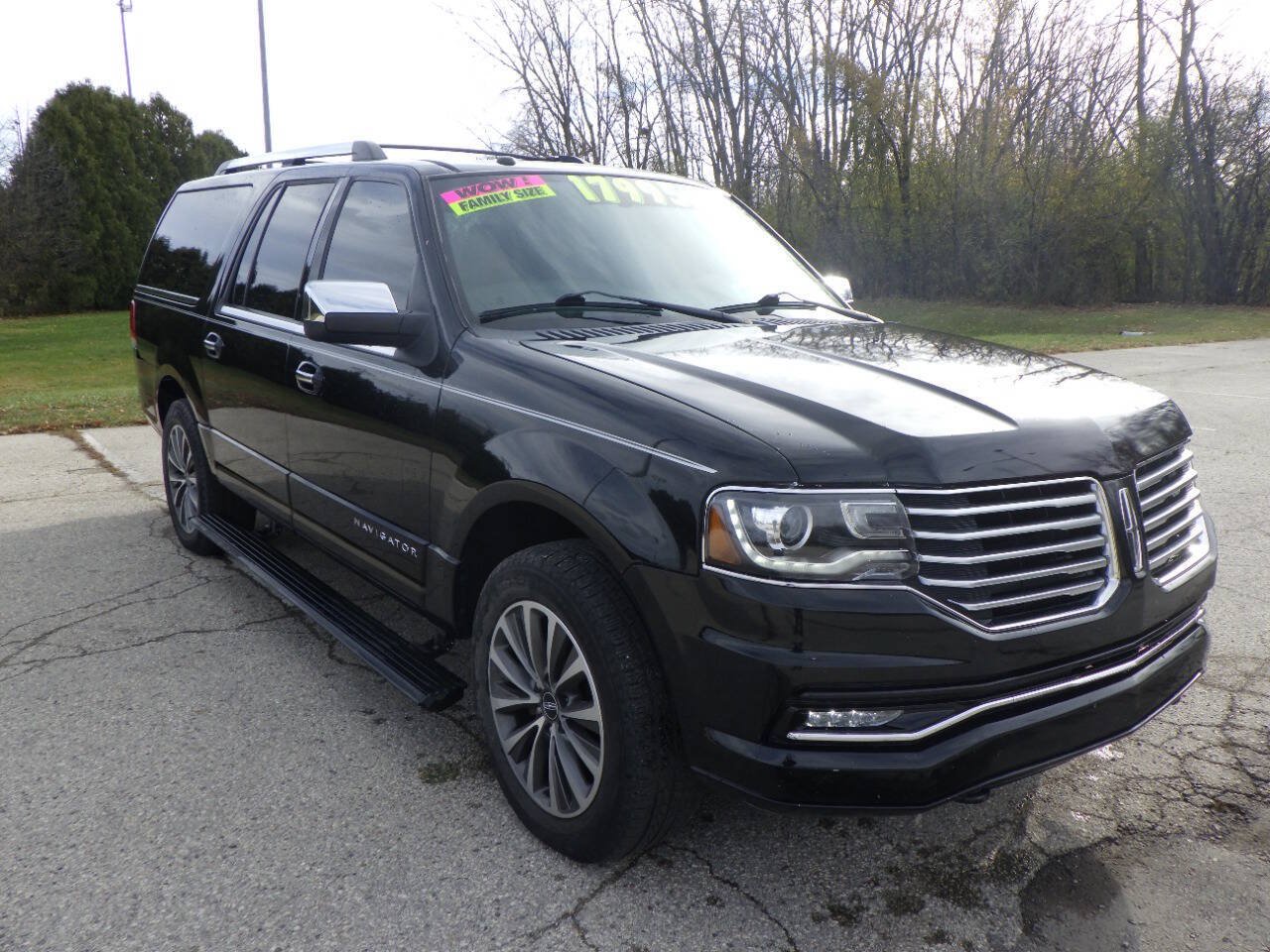 Used 2017 Lincoln Navigator L Select AWD/4WD image 5