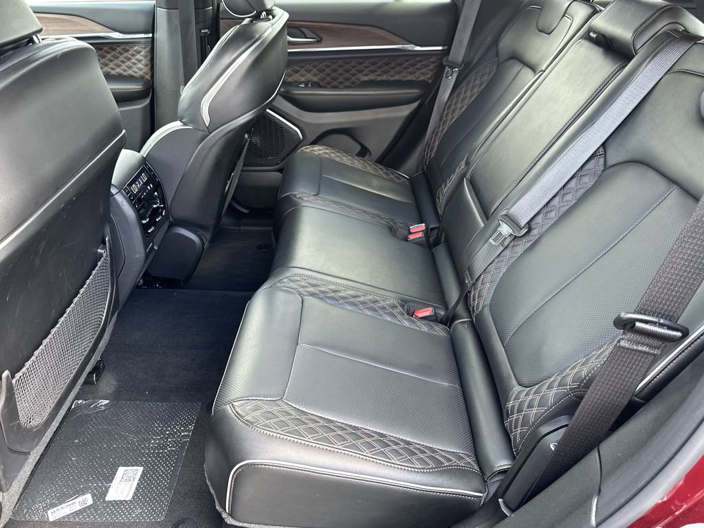 Certified 2025 Jeep Grand Cherokee Summit AWD/4WD image 15