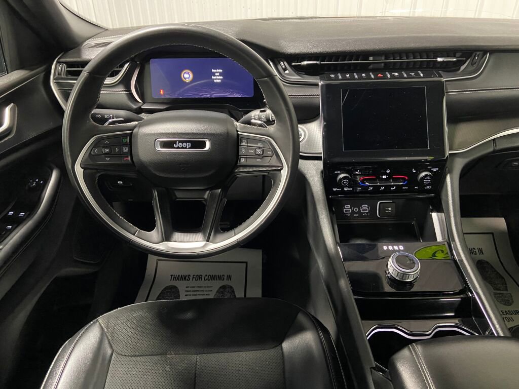 Used 2023 Jeep Grand Cherokee L Laredo image 8