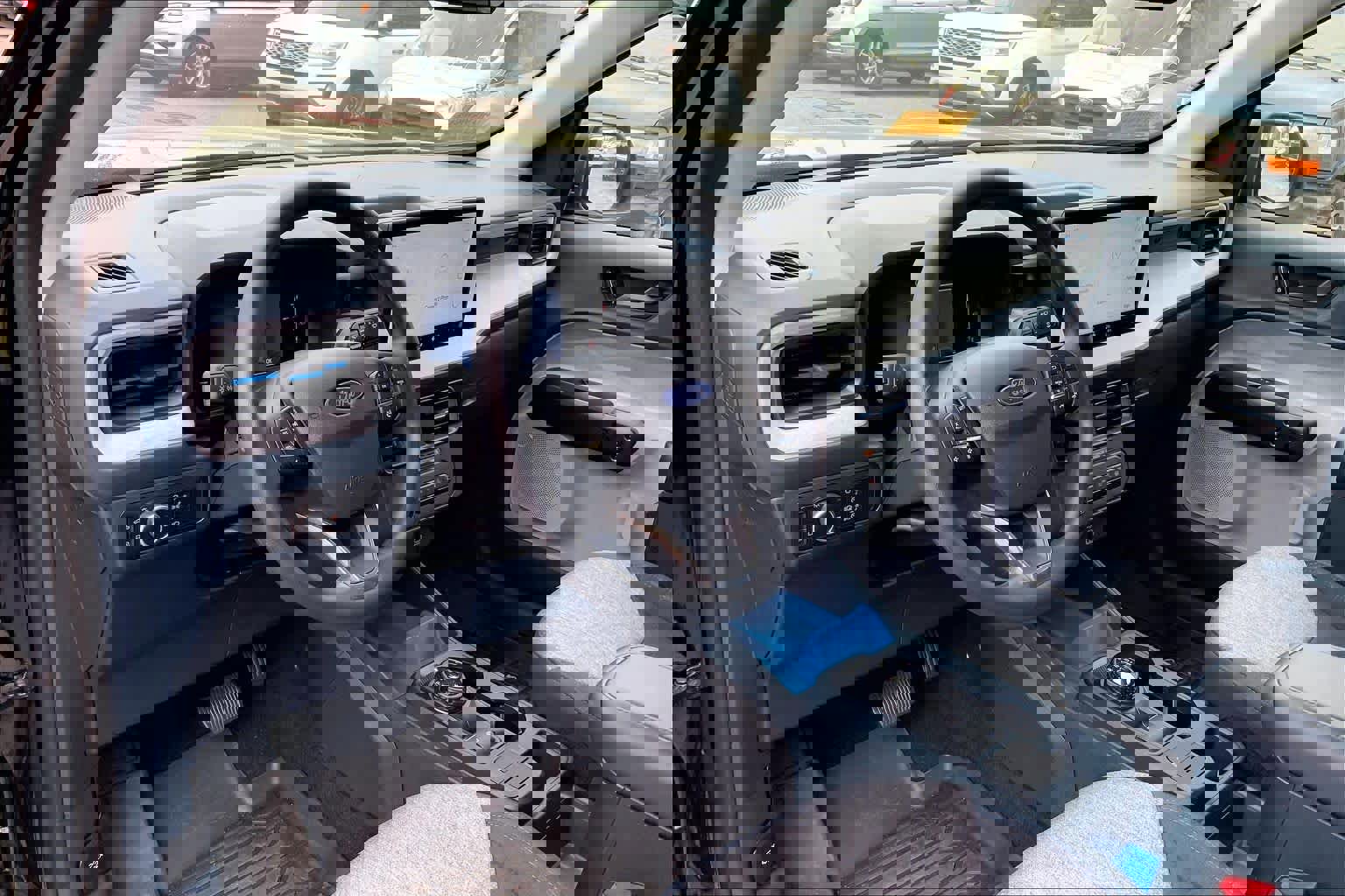 Used 2025 Ford Maverick XLT image 17