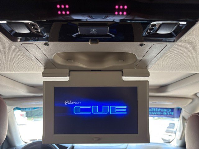 Used 2018 Cadillac Escalade Premium Luxury AWD/4WD image 16