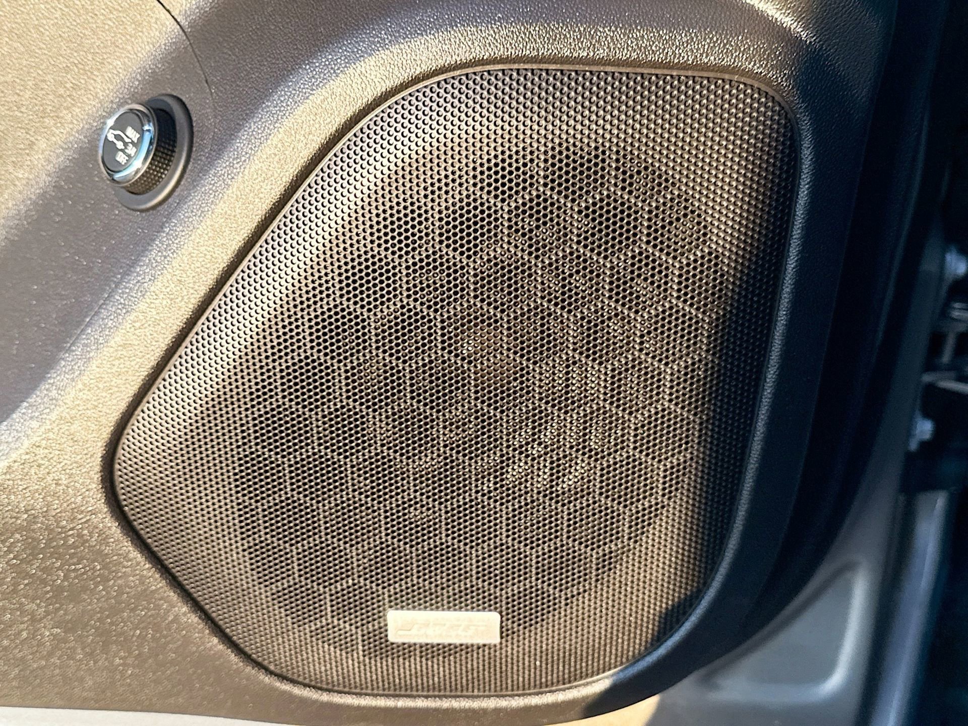 Used 2023 GMC Acadia SLT image 20