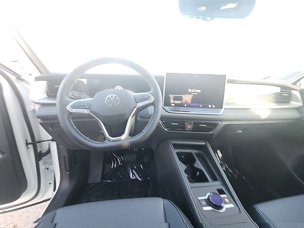 New 2026 Volkswagen Tiguan SE image 12