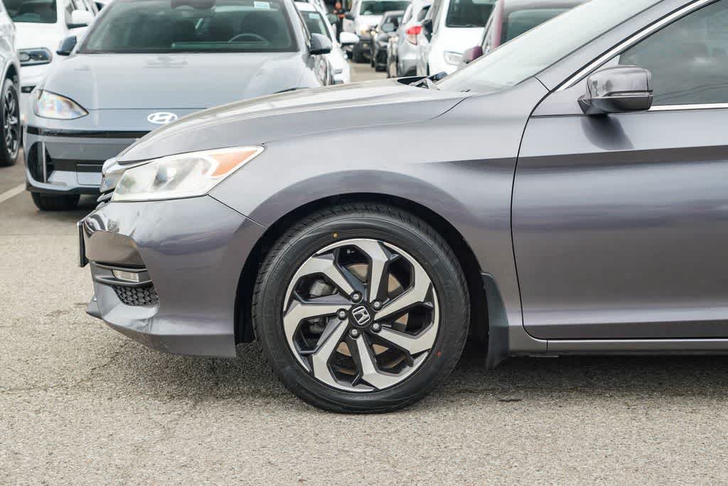 Used 2017 Honda Accord EX image 9