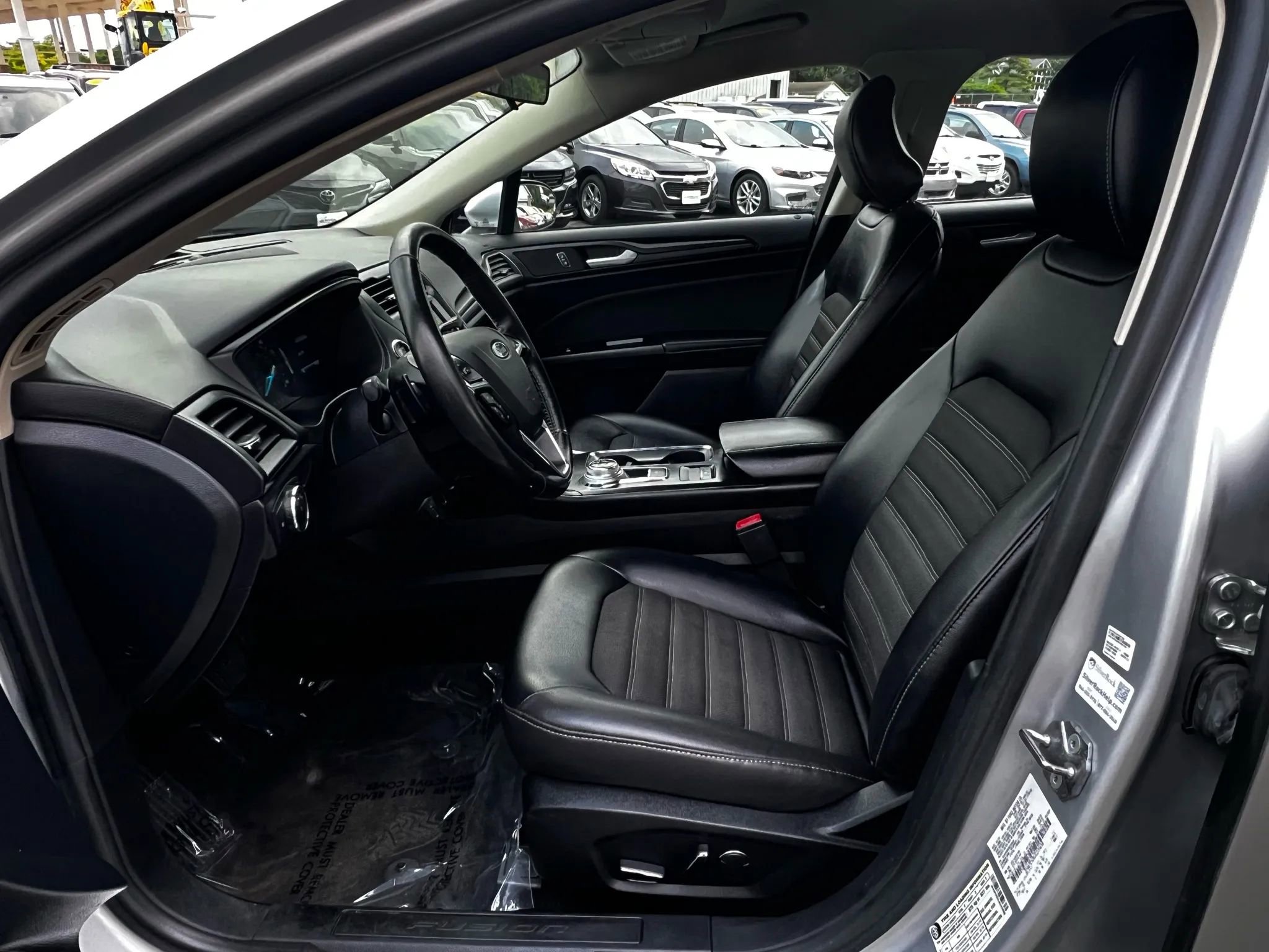 Used 2018 Ford Fusion SE w/ Equipment Group 201A image 16