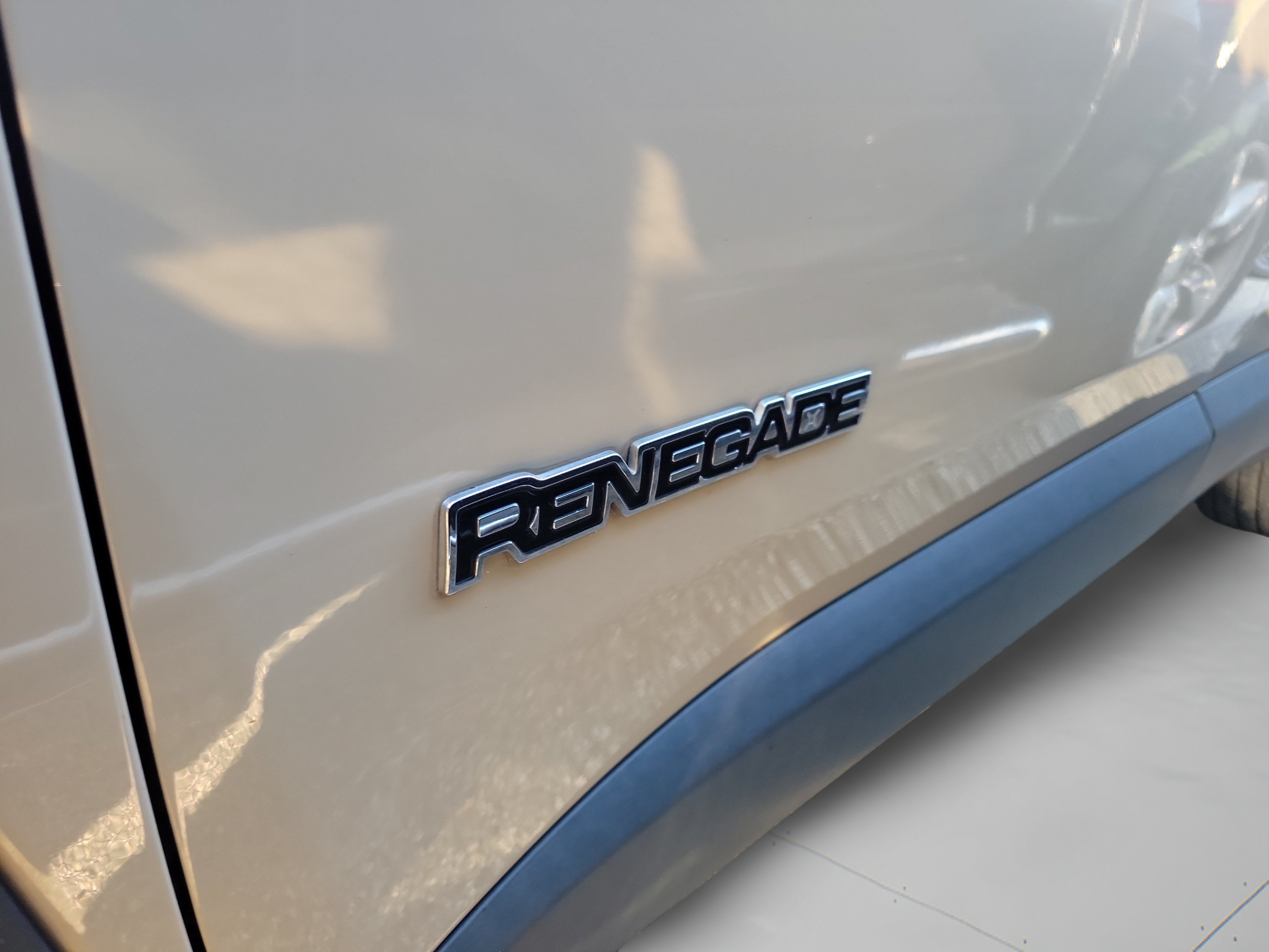 Used 2016 Jeep Renegade Sport w/ Power & Air Group FWD image 29