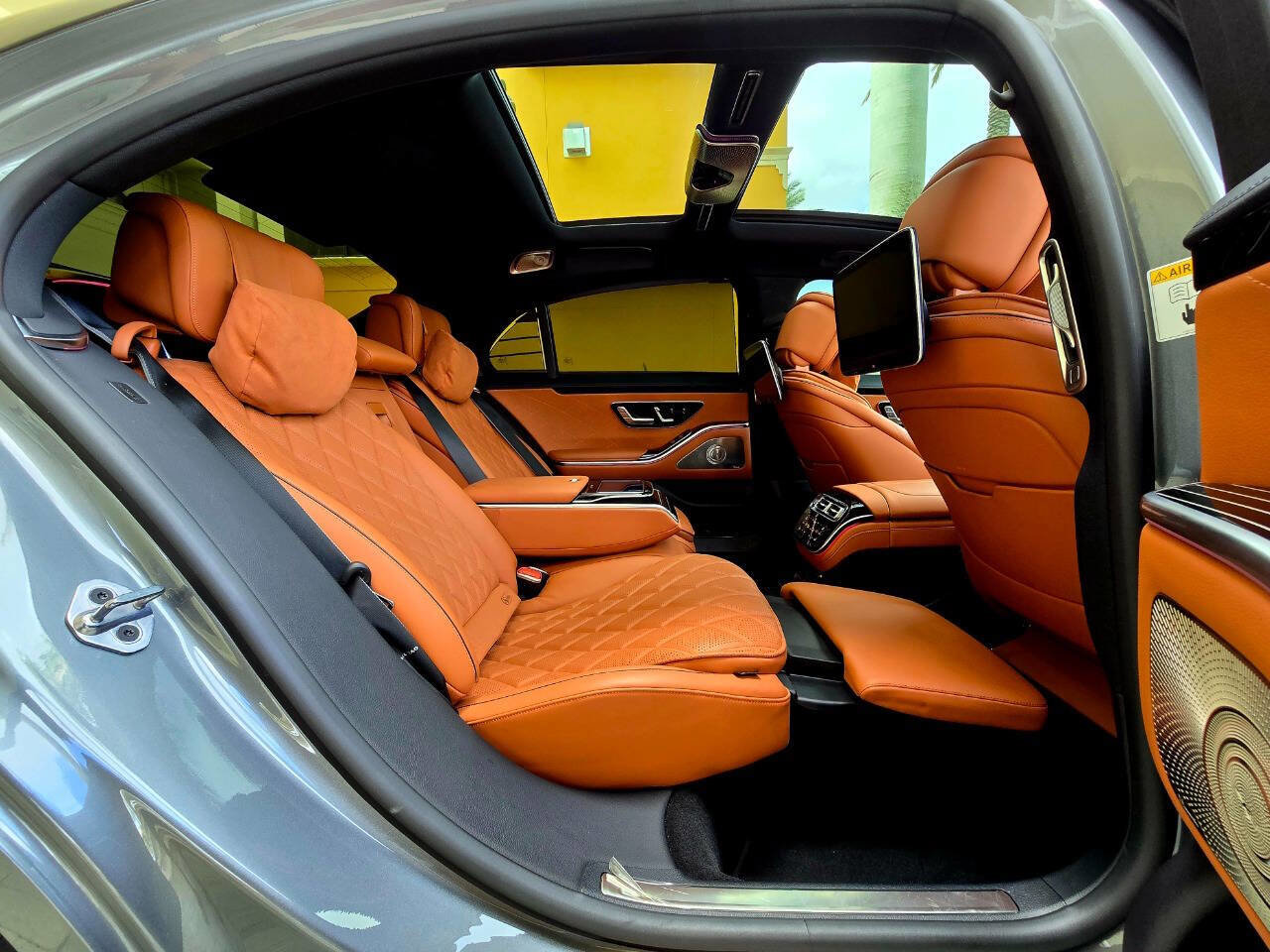 Used 2022 Mercedes-Benz S 580 4MATIC Sedan w/ Rear Seat Package image 10