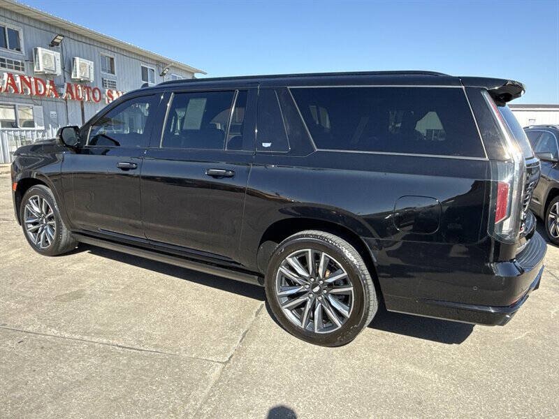 Used 2023 Cadillac Escalade ESV Sport w/ Touring Package AWD/4WD image 4