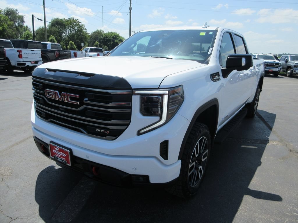 Certified 2025 GMC Sierra 1500 AT4 w/ AT4 Premium Package AWD/4WD image 11