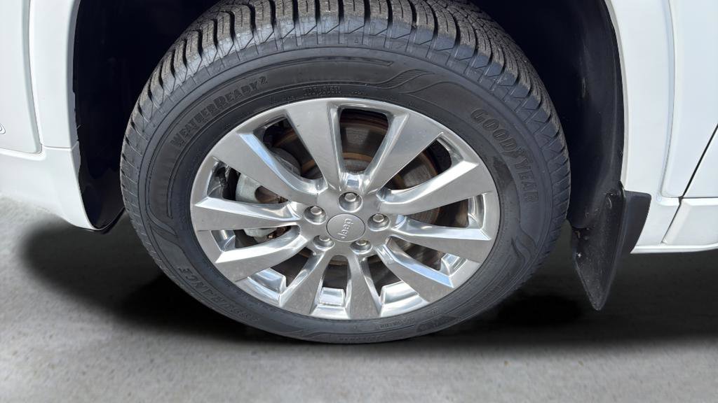 Used 2018 Jeep Cherokee Overland w/ Technology Group image 9