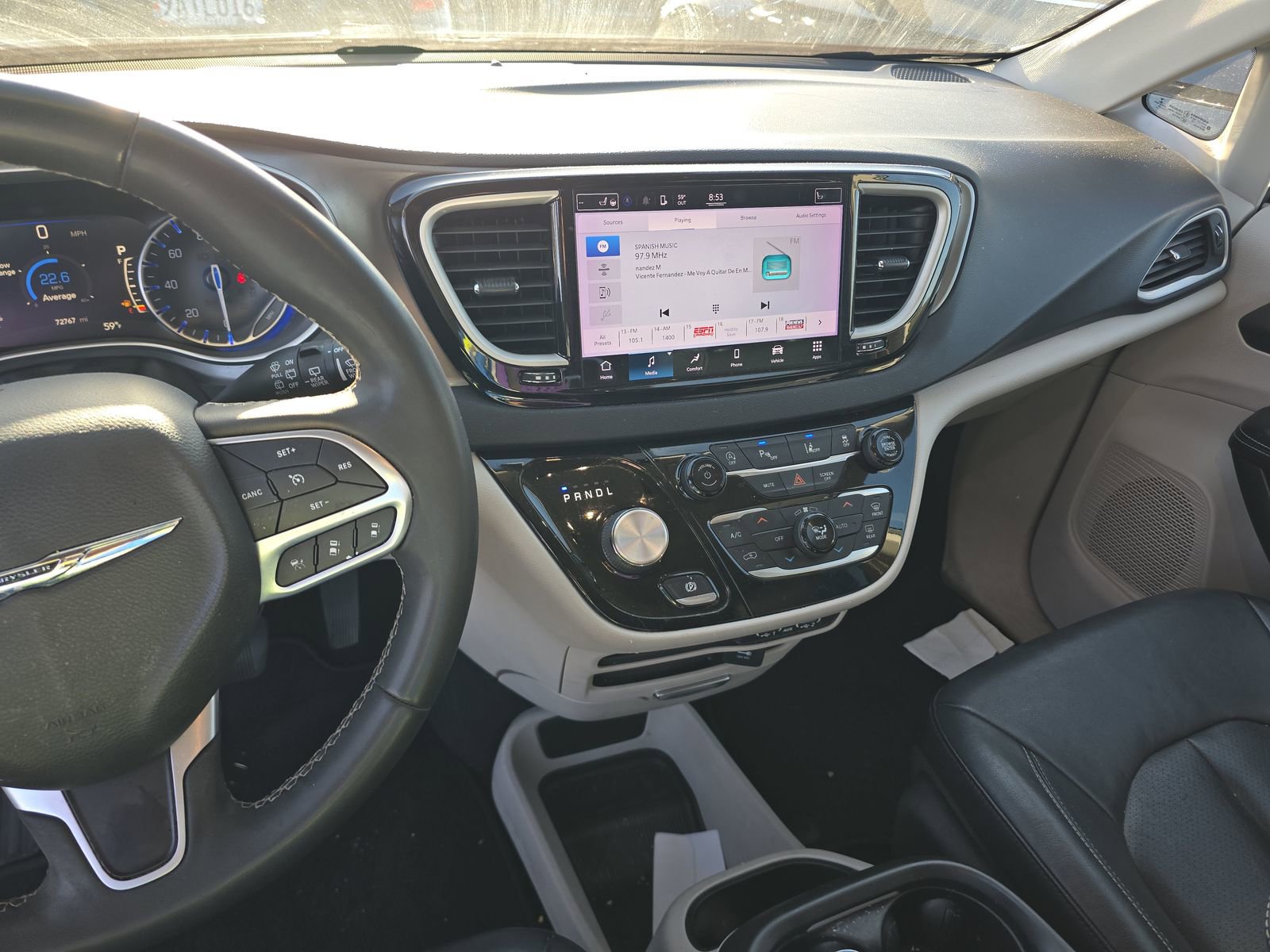 Used 2022 Chrysler Pacifica Touring-L image 9
