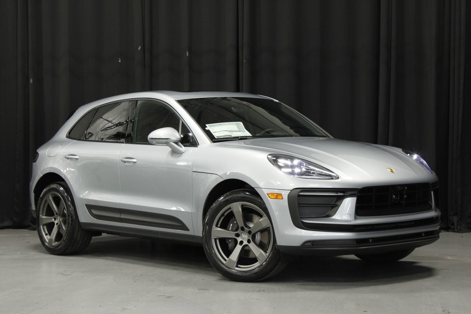 New 2026 Porsche Macan AWD/4WD image 7