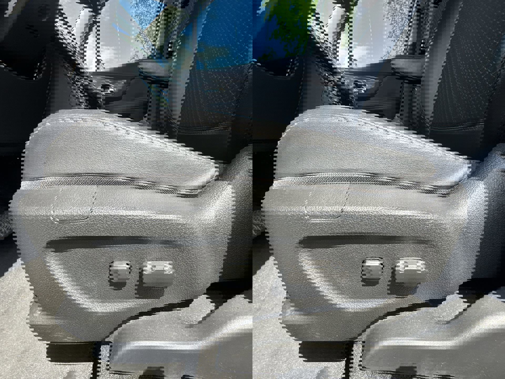 Used 2020 Buick Encore Preferred image 12