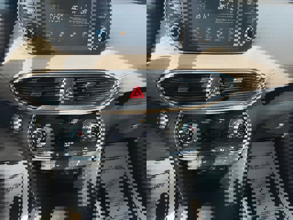 Used 2019 Hyundai Santa Fe Limited image 11