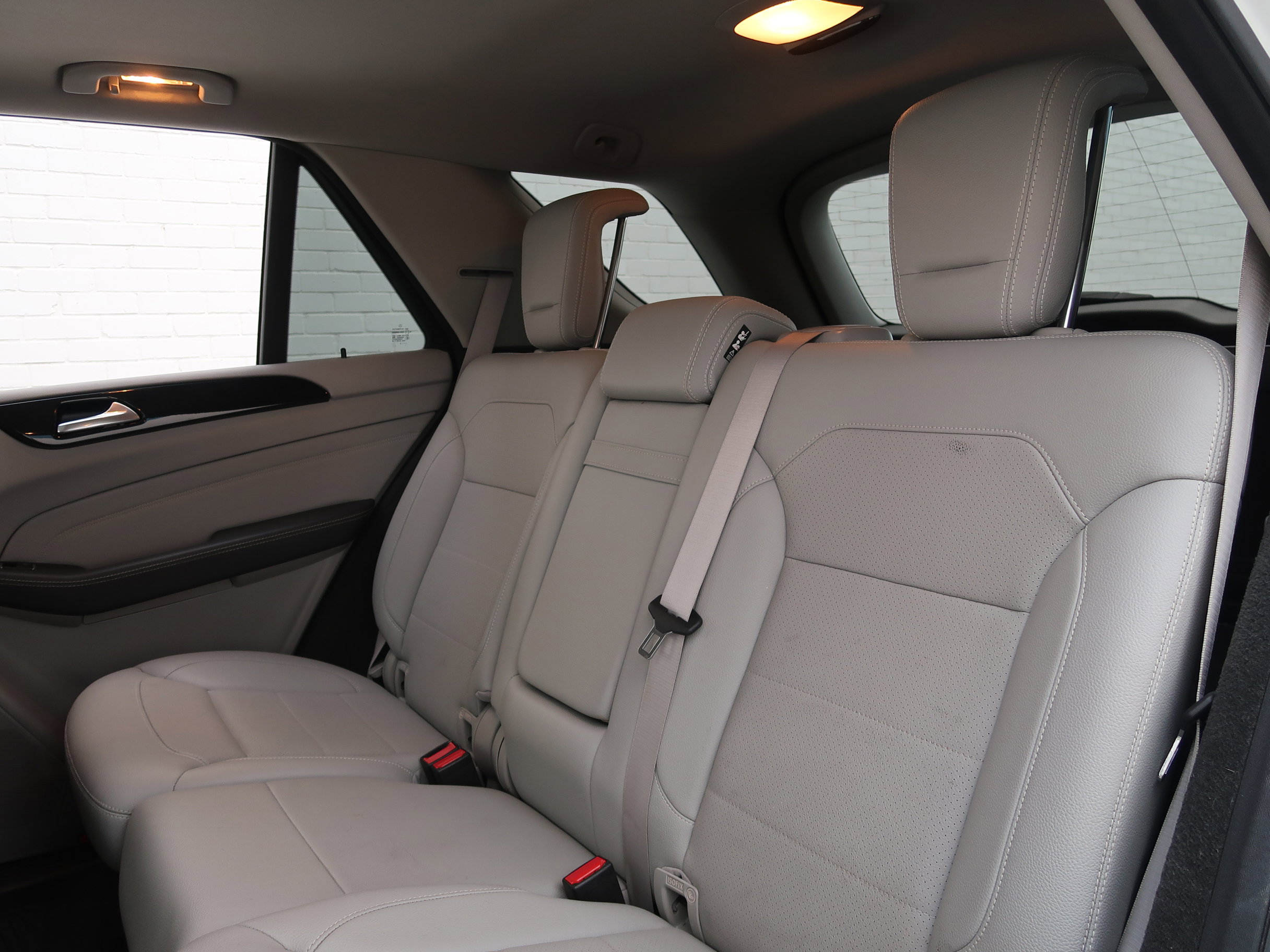 Used 2015 Mercedes-Benz ML 250 BlueTEC 4MATIC w/ Premium 1 Package image 36