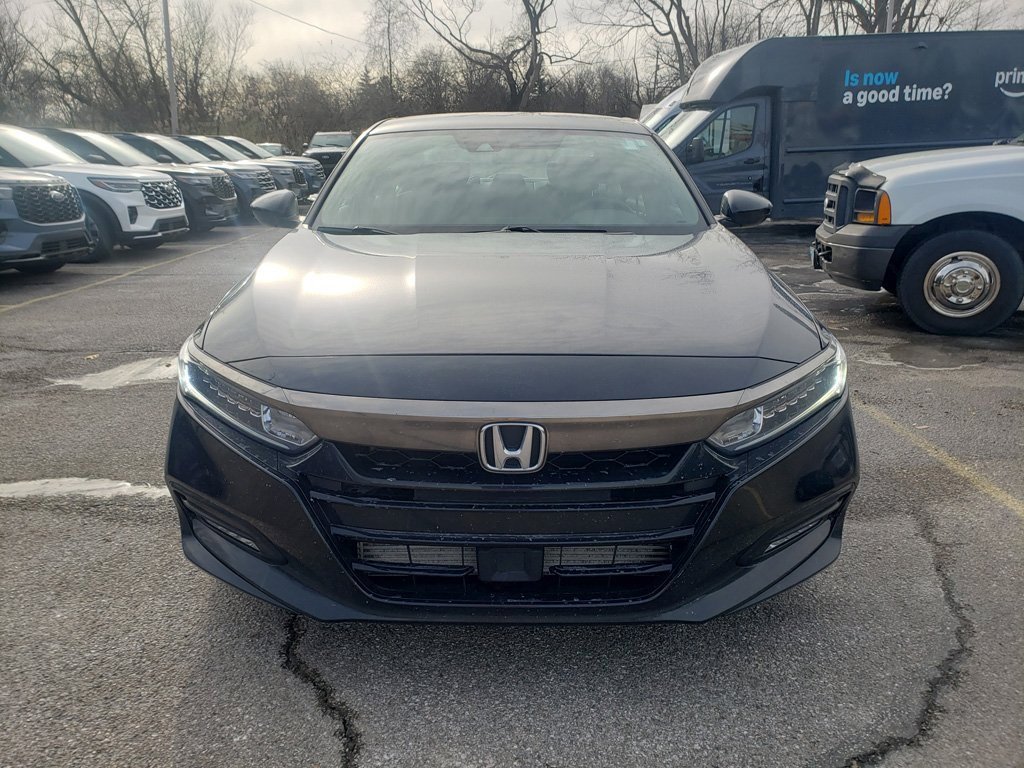 Used 2018 Honda Accord Sport image 2