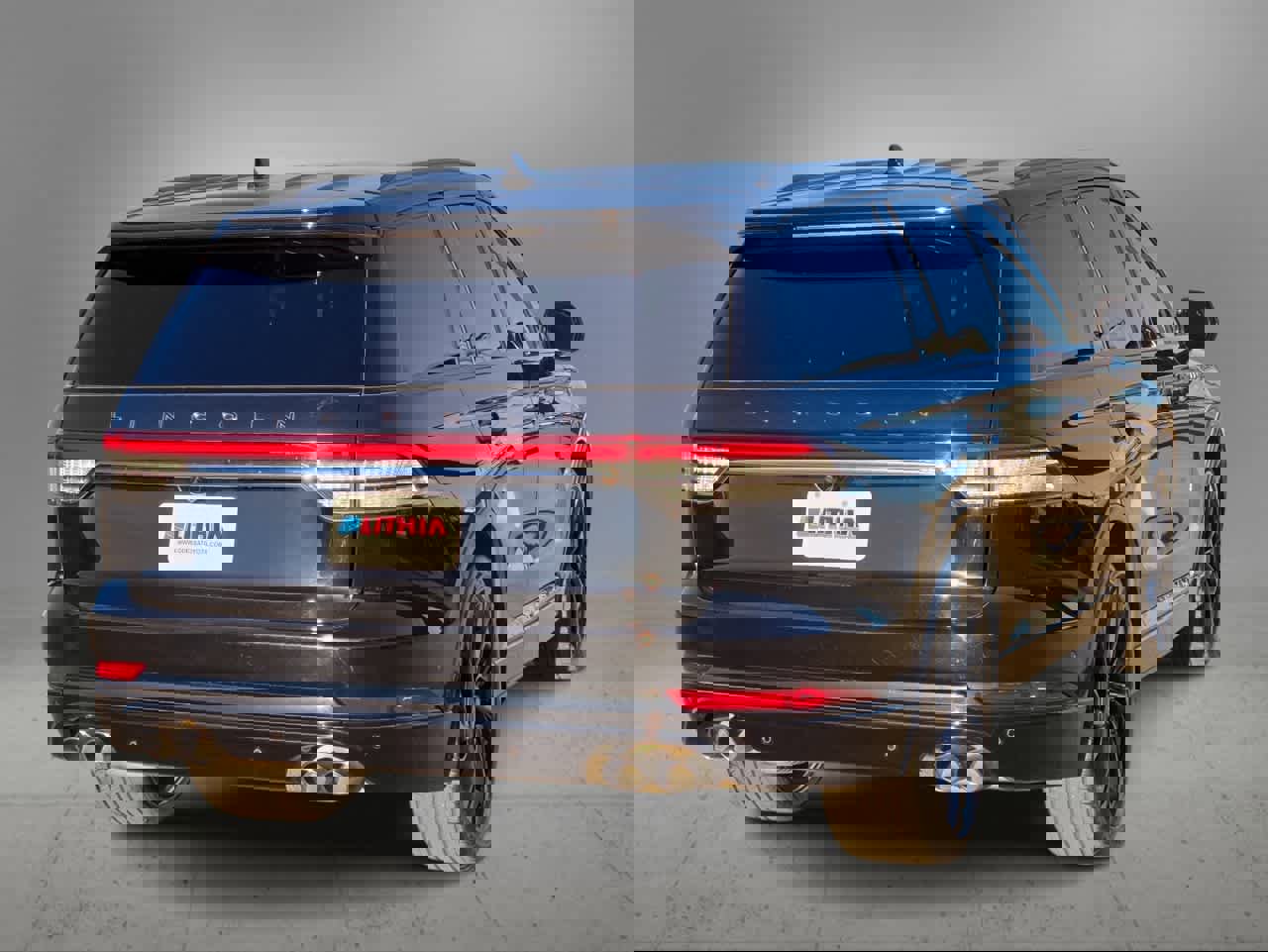 Used 2024 Lincoln Aviator Reserve w/ Equipment Group 201A RWD image 7