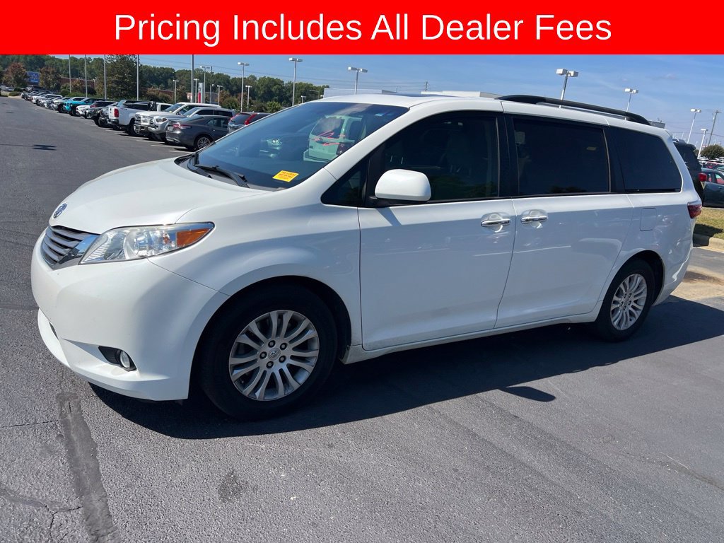 Used 2017 Toyota Sienna XLE FWD image 5