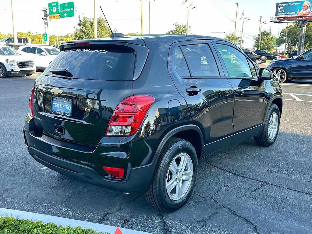 Used 2022 Chevrolet Trax LS w/ Tint and Cruise Package AWD/4WD image 5
