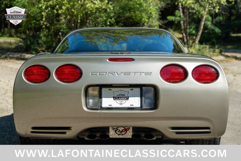 Used 1999 Chevrolet Corvette Coupe RWD image 23