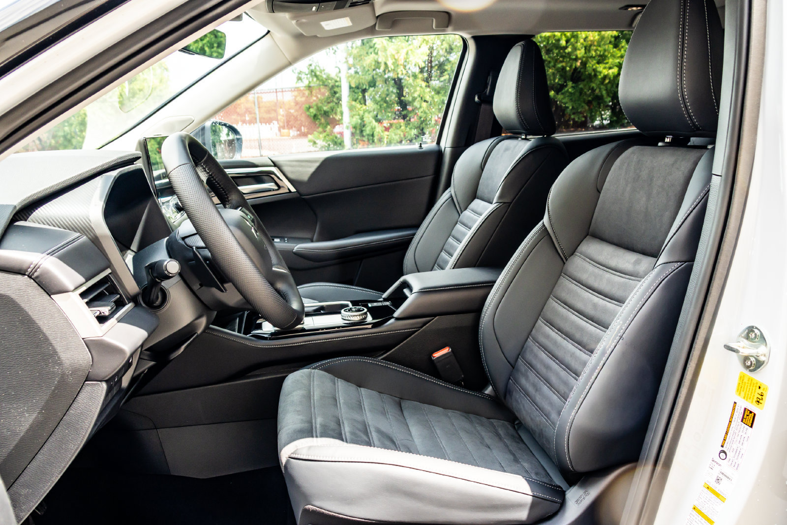 New 2026 Mitsubishi Outlander AWD image 15