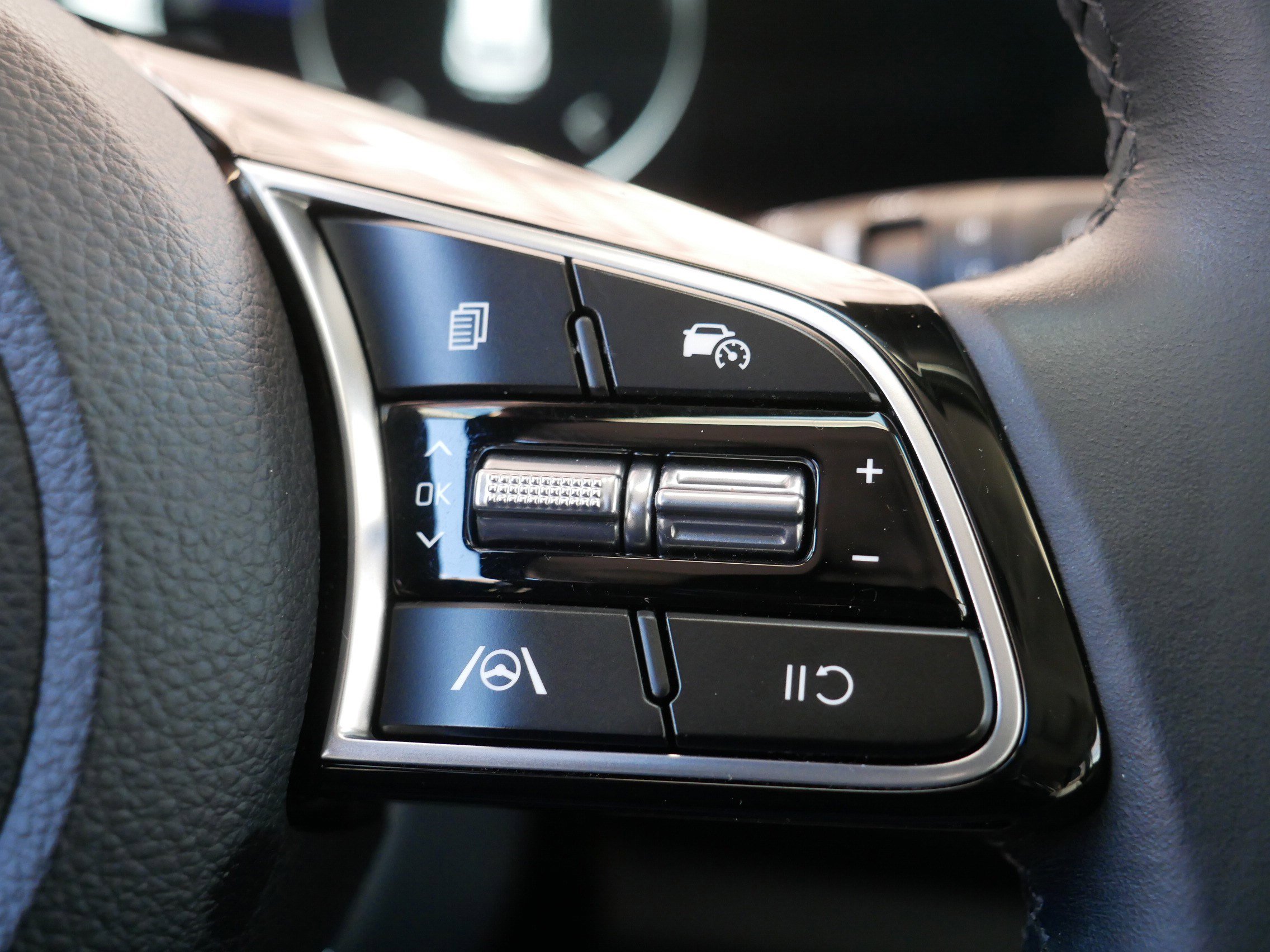 Certified 2024 Kia Seltos EX image 29