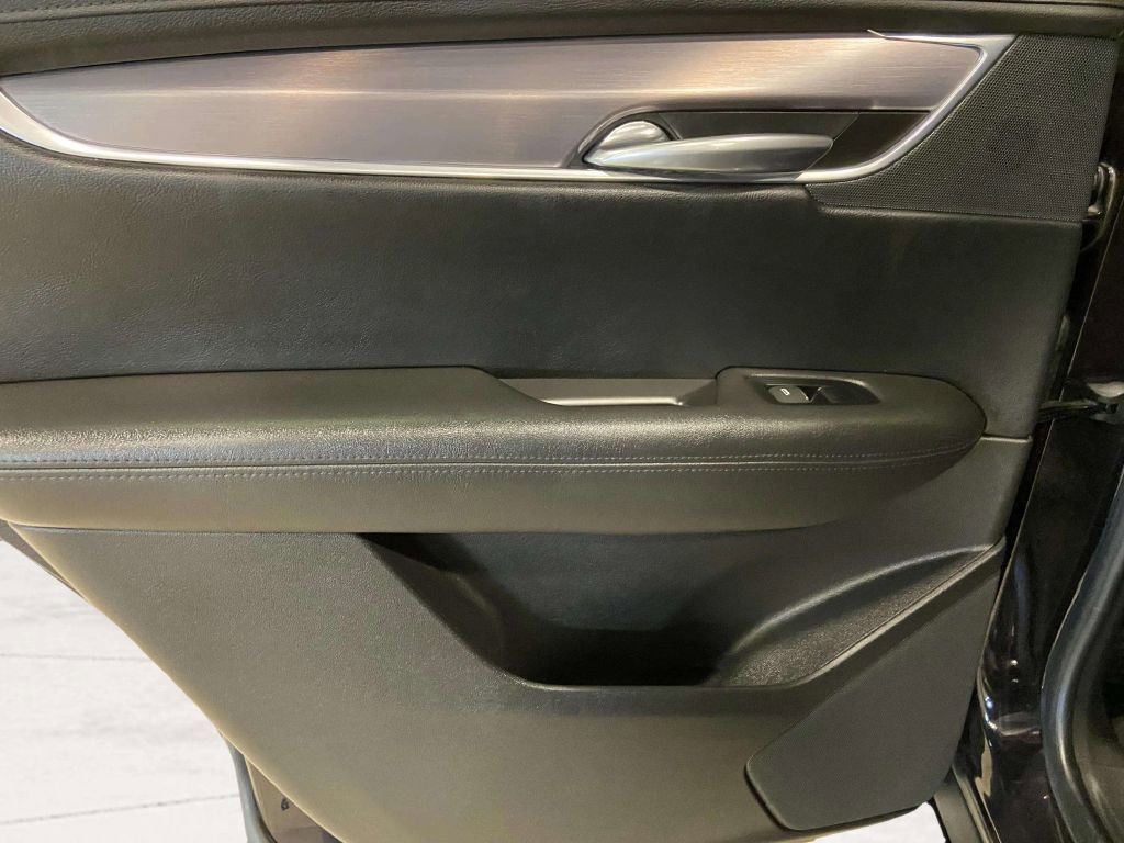 Used 2018 Cadillac XT5 Luxury image 23