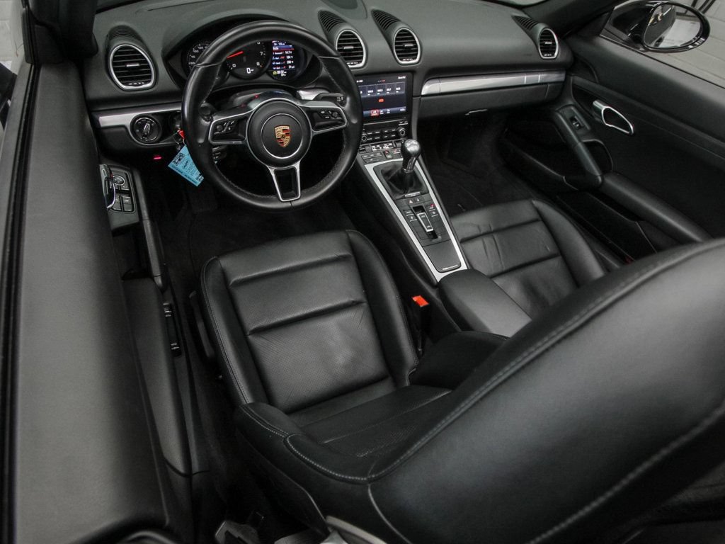 Used 2018 Porsche 718 Boxster RWD image 13