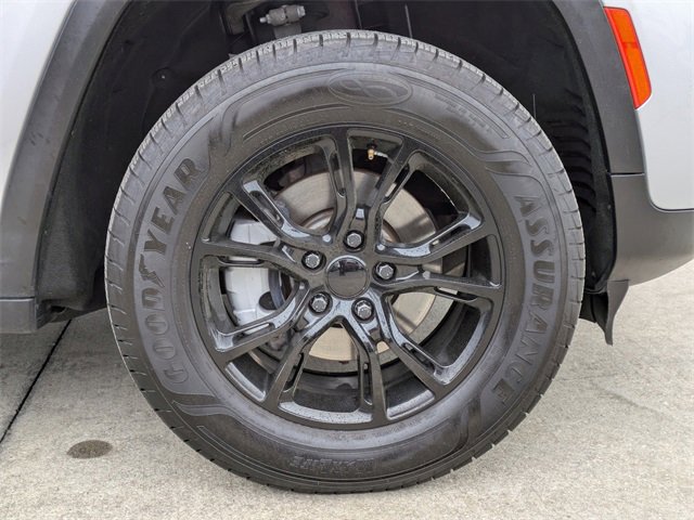 Used 2022 Jeep Grand Cherokee Limited image 11